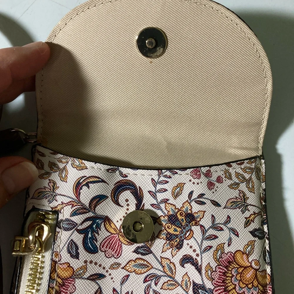 Safe Keepers Floral Crossbody Bag with Brown Accents - Picture 3 of 8